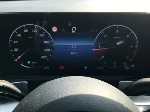Mercedes-Benz GLB  200 d