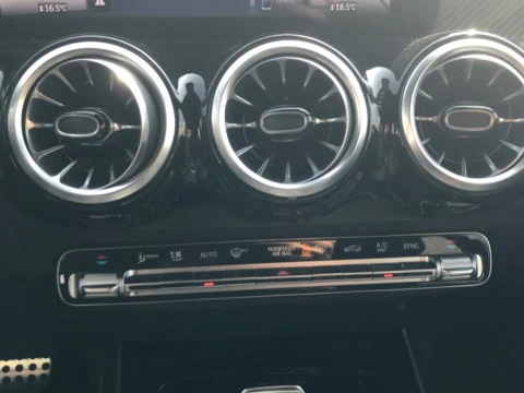 Mercedes-Benz GLB  200 d