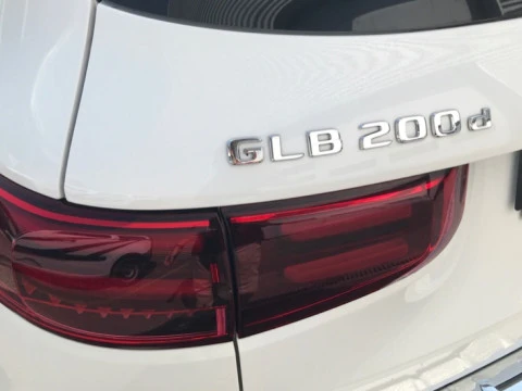 Mercedes-Benz GLB  200 d