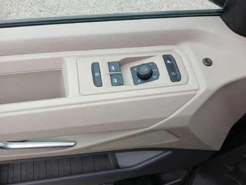 Volkswagen Multivan 2.0 TDI DSG 150 5P 7 Plazas