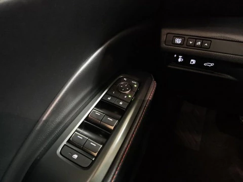 Lexus LBX 1.5 136cv HEV Elegant Black