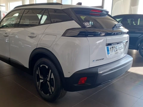 Peugeot e-2008 Eléctrico Allure 156 (115kW)