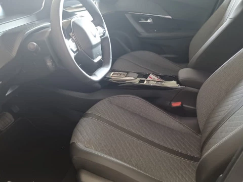 Peugeot e-2008 Eléctrico Allure 156 (115kW)