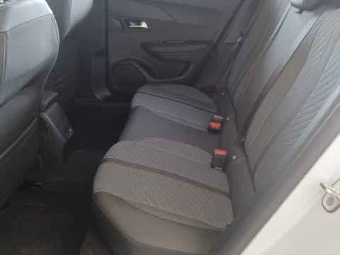 Peugeot e-2008 Eléctrico Allure 156 (115kW)