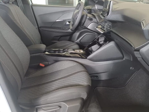 Peugeot e-2008 Eléctrico Allure 156 (115kW)