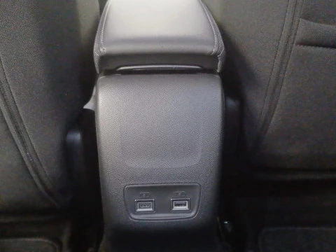 Peugeot e-2008 Eléctrico Allure 156 (115kW)