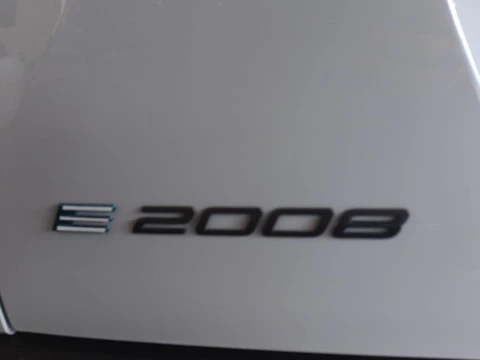 Peugeot e-2008 Eléctrico Allure 156 (115kW)