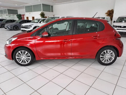 Peugeot 208 5P SIG PT 82 MAN