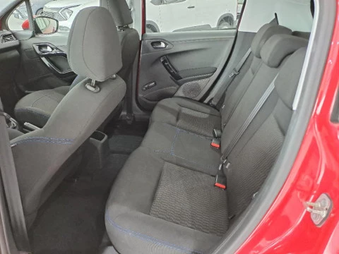 Peugeot 208 5P SIG PT 82 MAN