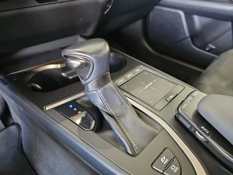 Lexus UX 2.0 250h Business