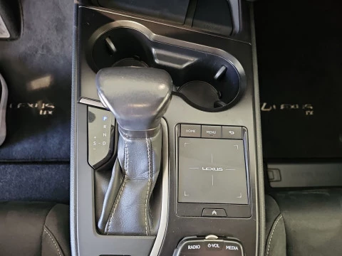 Lexus UX 2.0 250h Business