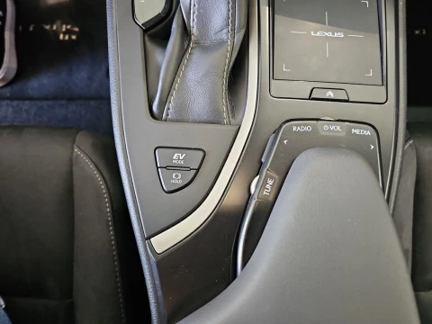 Lexus UX 2.0 250h Business