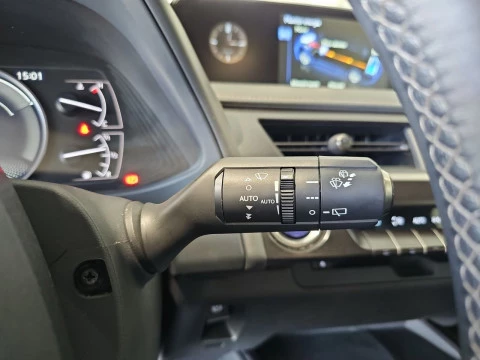 Lexus UX 2.0 250h Business