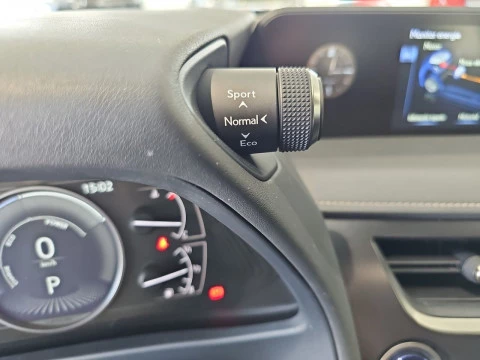 Lexus UX 2.0 250h Business