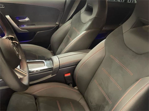 Mercedes-Benz CLA 220 D DCT