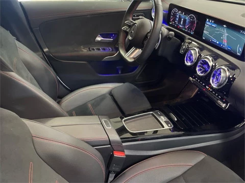 Mercedes-Benz CLA 220 D DCT