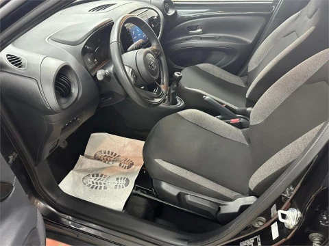 Toyota Aygo X Cross Cross Play