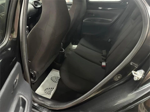 Toyota Aygo X Cross Cross Play