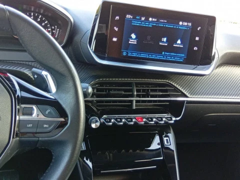 Peugeot 2008 Allure BlueHDI 130 S&S EAT8