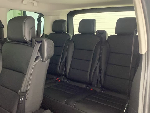 Peugeot Traveller Business VIP BlueHDi 180 S&S EAT8 Standard M1