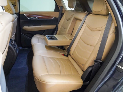 Cadillac XT5 3.6L V6 AWD AT Platinum