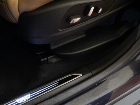 Cadillac XT5 3.6L V6 AWD AT Platinum