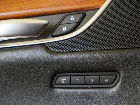 Cadillac XT5 3.6L V6 AWD AT Platinum