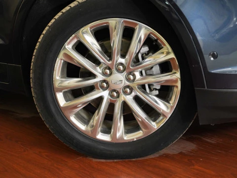 Cadillac XT5 3.6L V6 AWD AT Platinum