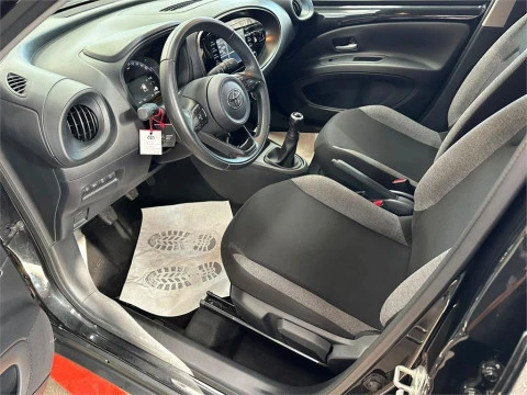 Toyota Aygo X Cross Cross Play