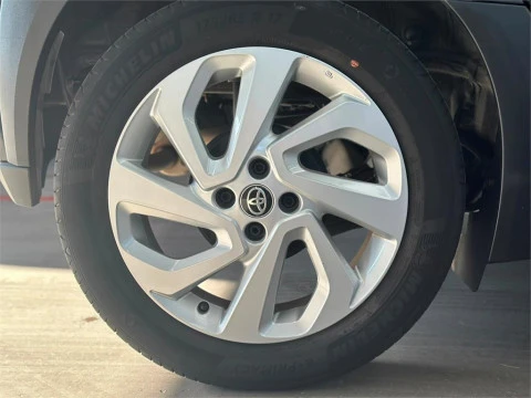 Toyota Aygo X Cross Cross Play