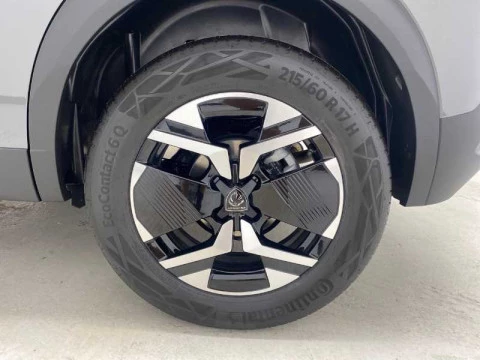 Peugeot 2008 Allure Gasolina 100 S&S 6 Vel. MAN