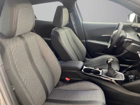 Peugeot 2008 Allure Gasolina 100 S&S 6 Vel. MAN