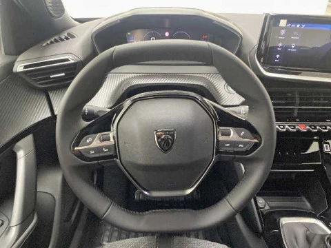 Peugeot 2008 Allure Gasolina 100 S&S 6 Vel. MAN