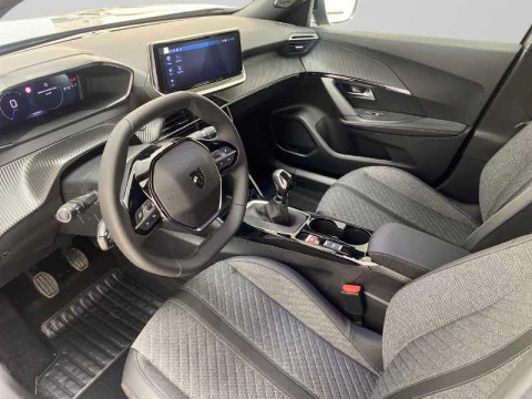 Peugeot 2008 Allure Gasolina 100 S&S 6 Vel. MAN