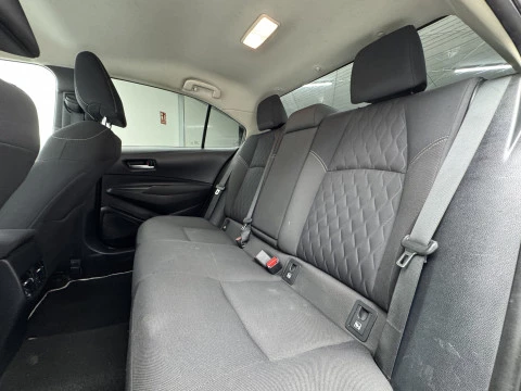 Toyota Corolla 1.8 125H ACTIVE TECH E-CVT SEDAN