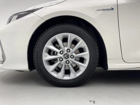 Toyota Corolla 1.8 125H ACTIVE TECH E-CVT SEDAN