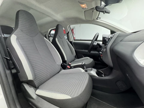 Toyota Aygo 1.0 70 x-play
