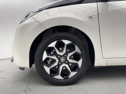 Toyota Aygo 1.0 70 x-play