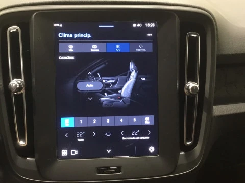 Volvo XC40 XC40 MODEL ESSENTIAL