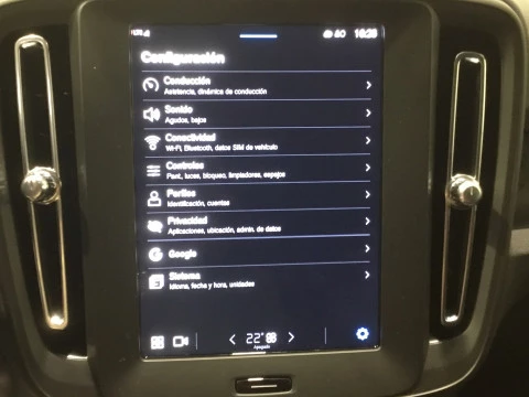 Volvo XC40 XC40 MODEL ESSENTIAL