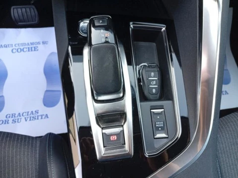 Peugeot 3008 Hybrid 225 e-EAT8 Allure Pack