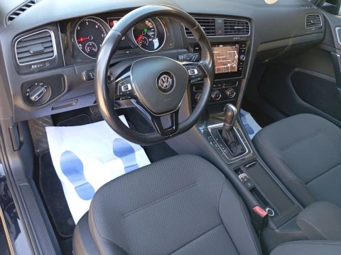 Volkswagen Golf Business & Navi 1.6 TDI 85kW DSG Variant