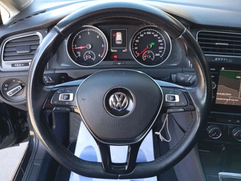 Volkswagen Golf Business & Navi 1.6 TDI 85kW DSG Variant