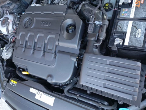 Volkswagen Golf Business & Navi 1.6 TDI 85kW DSG Variant