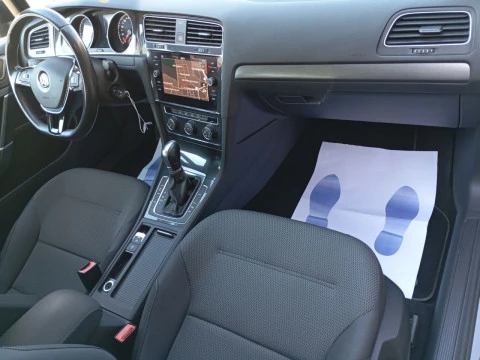 Volkswagen Golf Business & Navi 1.6 TDI 85kW DSG Variant