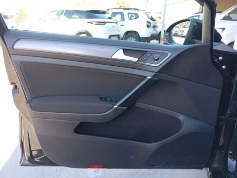 Volkswagen Golf Business & Navi 1.6 TDI 85kW DSG Variant