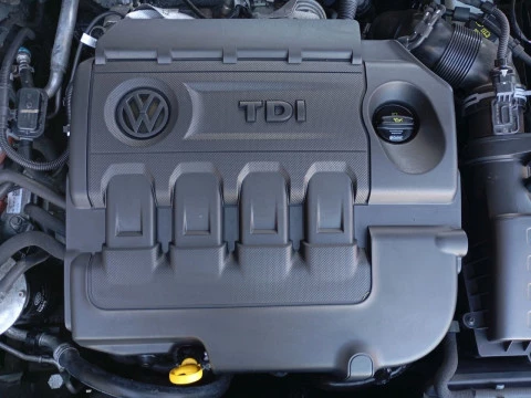 Volkswagen Golf Business & Navi 1.6 TDI 85kW DSG Variant
