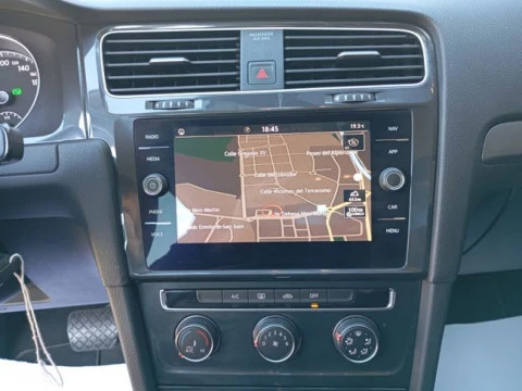 Volkswagen Golf Business & Navi 1.6 TDI 85kW DSG Variant