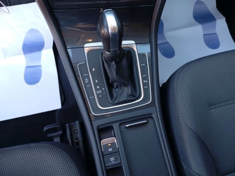 Volkswagen Golf Business & Navi 1.6 TDI 85kW DSG Variant