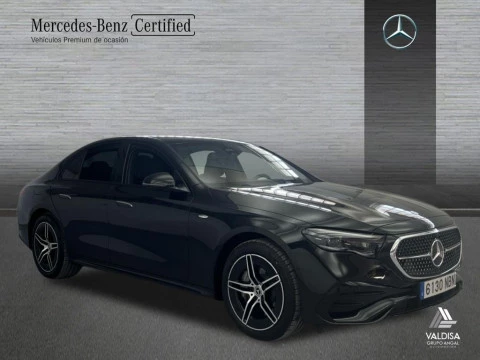Mercedes-Benz Clase E 300 de berlina con tecnología híbrida EQ